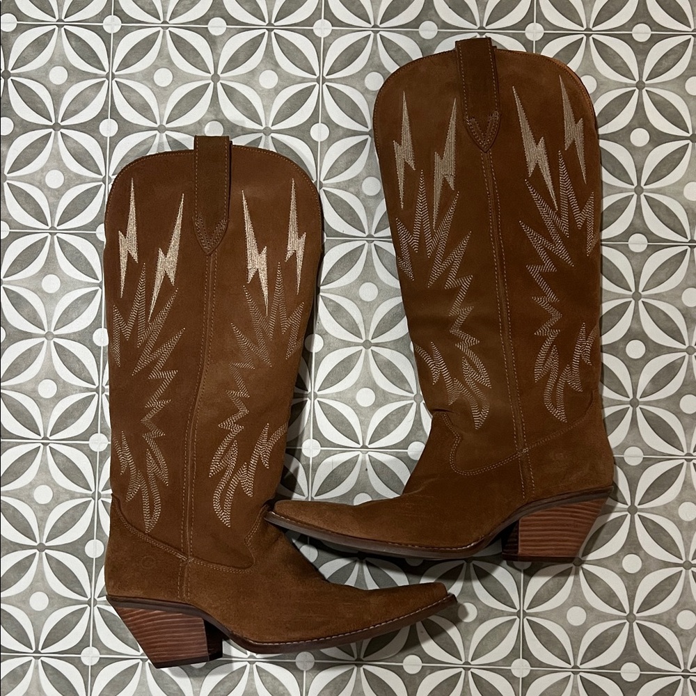 Dingo Brown Heeled Boots with Tan Stitching